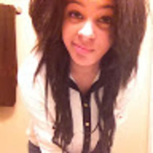 Meet your Posher, Desiree